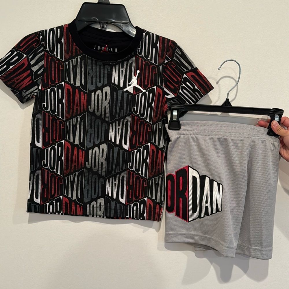 Air Jordan Toddler Set Size 3-4 (XS)